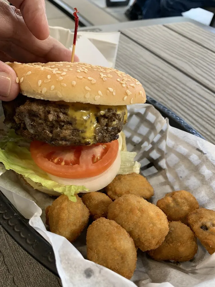 Tilton Hilton Cheeseburger